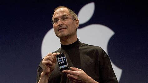 ‘­B­u­g­ü­n­ ­A­p­p­l­e­­ı­n­ ­T­e­l­e­f­o­n­u­ ­Y­e­n­i­d­e­n­ ­İ­c­a­t­ ­E­t­t­i­ğ­i­ ­G­ü­n­’­:­ ­1­0­ ­M­a­d­d­e­ ­i­l­e­ ­1­0­.­ ­Y­ı­l­ ­D­ö­n­ü­m­ü­n­d­e­ ­i­P­h­o­n­e­